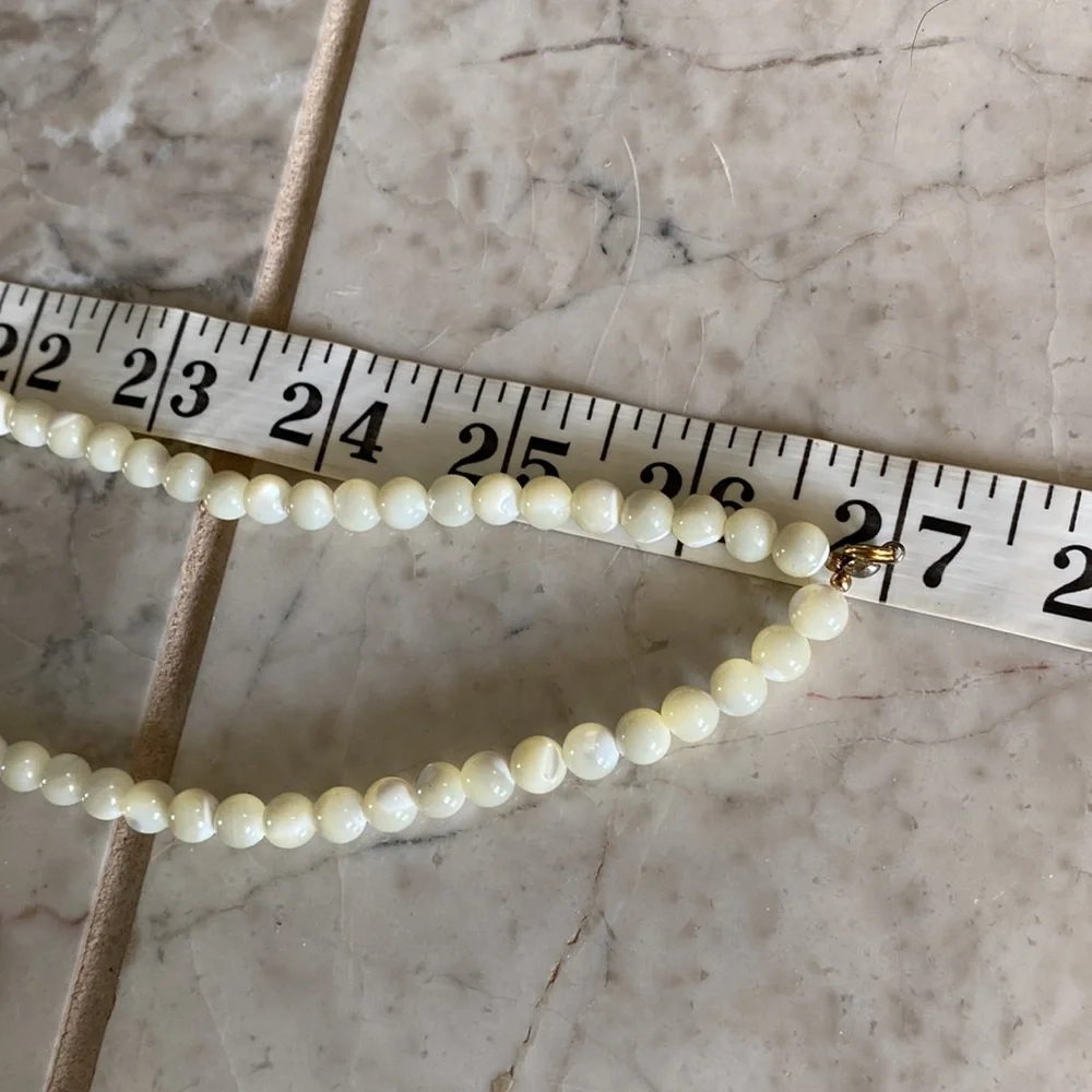 Vintage Karla Jordan Mother of Pearl Inlay Quartz Parrott Necklace - Picture 8 of 9